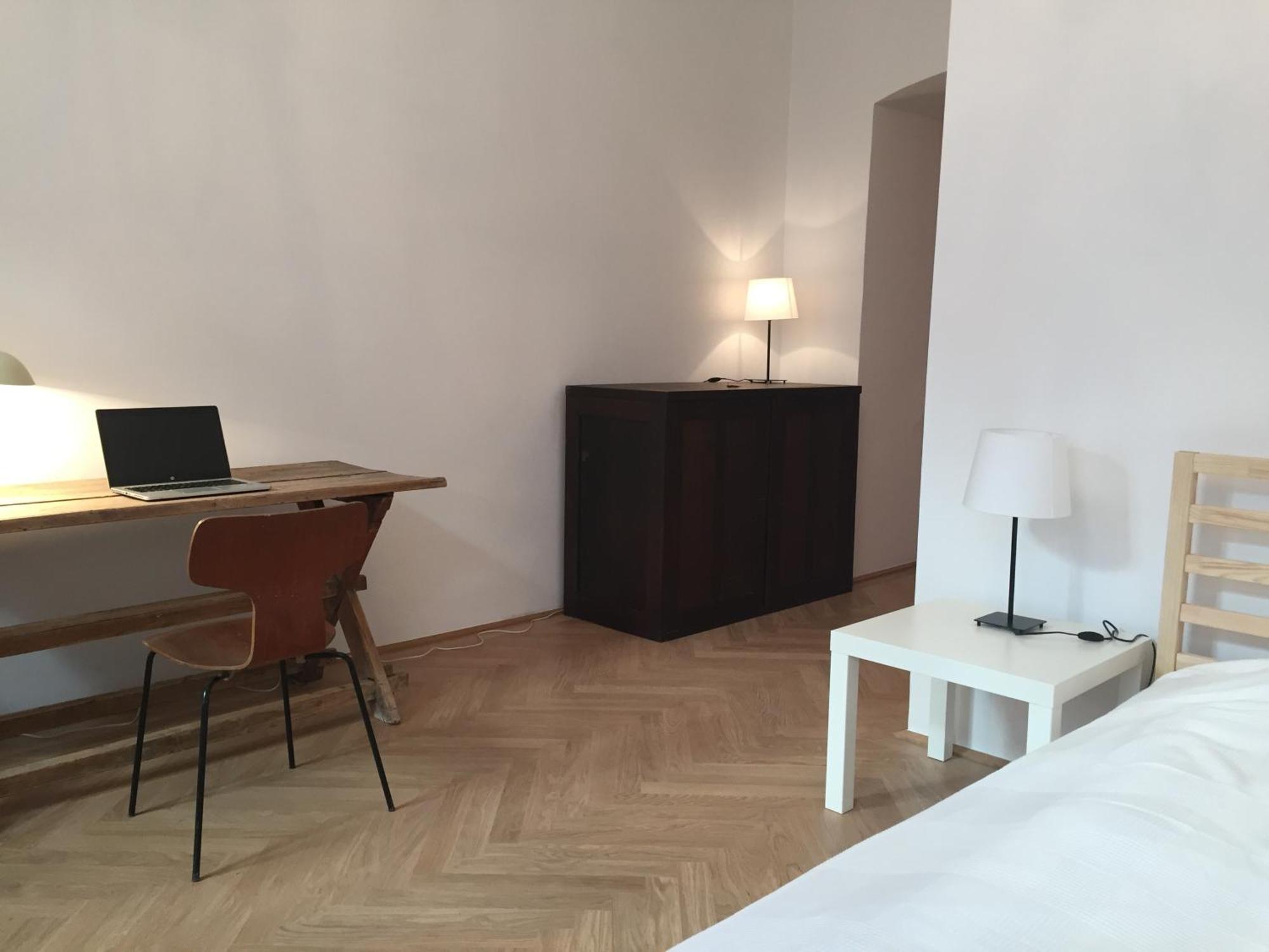 Small 1150 2 Apartament