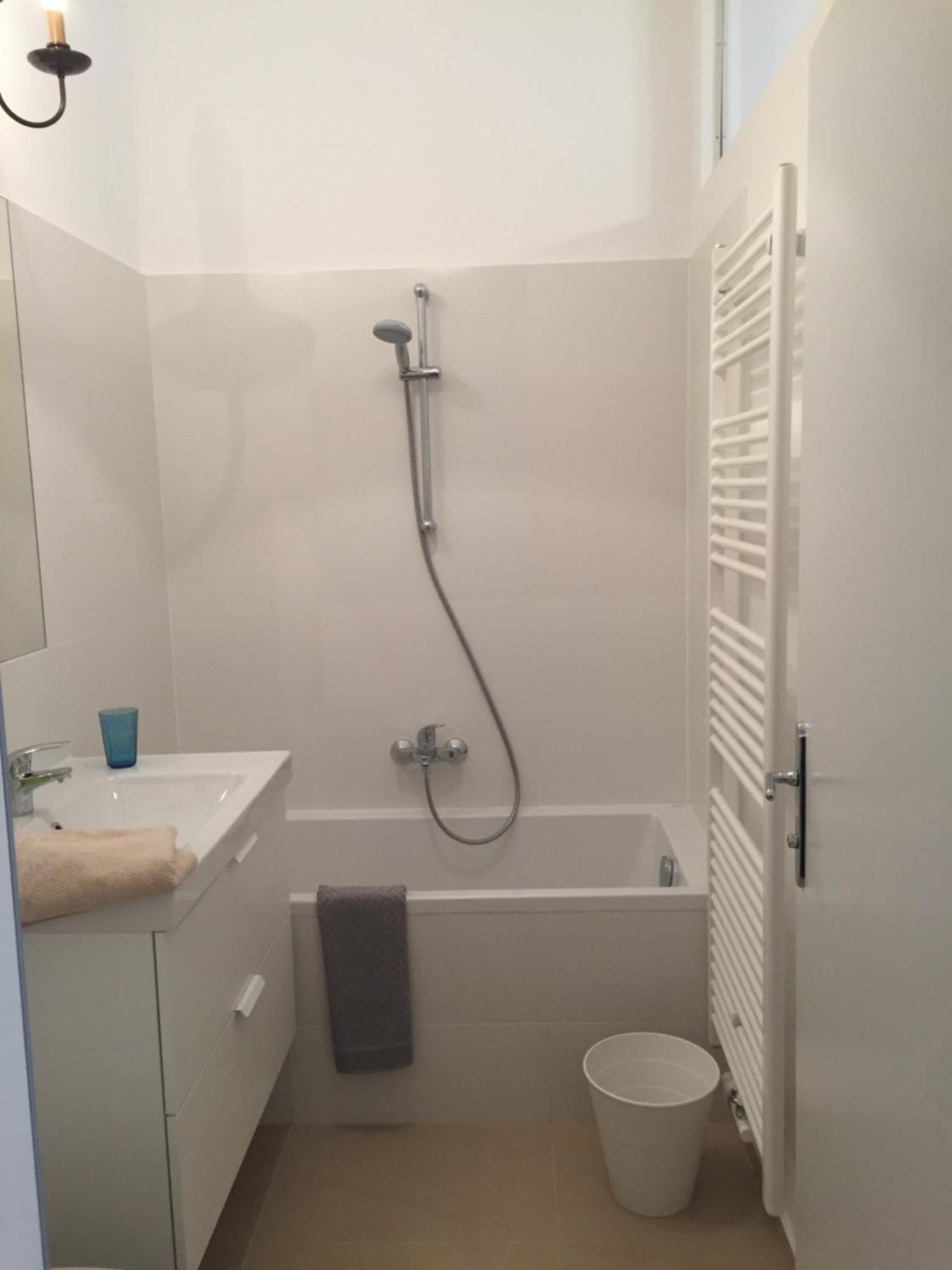 Small 1150 2 Apartment Wien